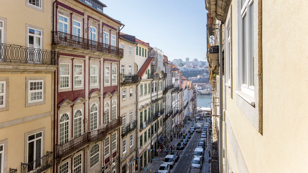 Mouzinho 1BR w/ AC in City Center by LovelyStay