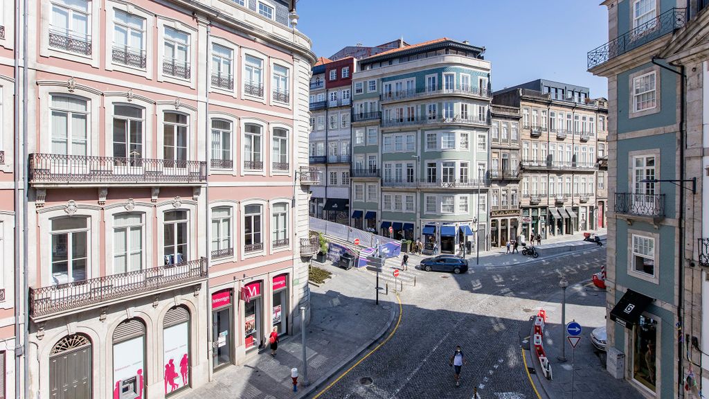 Mouzinho 1BR w/ AC in City Center by LovelyStay
