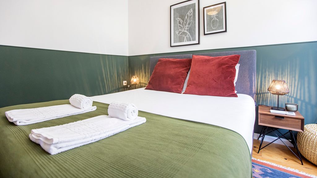 Mouzinho Studio w/ AC in City Center by LovelyStay