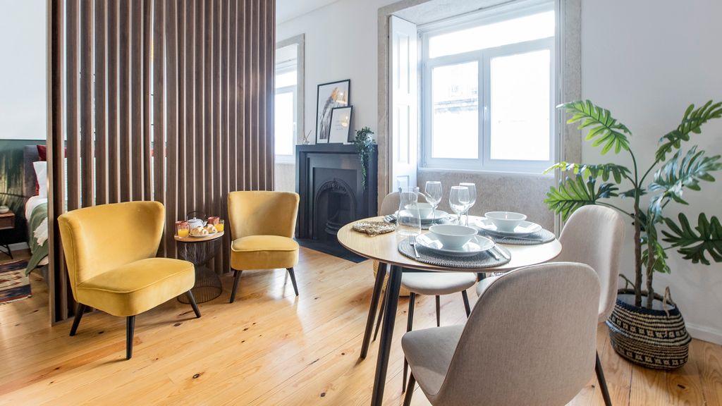 Mouzinho Studio w/ AC in City Center by LovelyStay