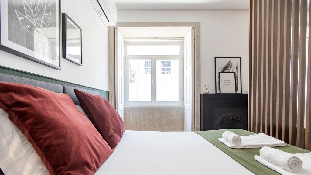Mouzinho Studio w/ AC in City Center by LovelyStay