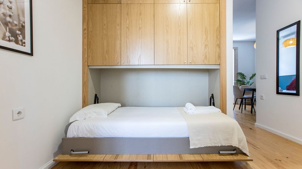 Mouzinho Studio w/ AC in City Center by LovelyStay