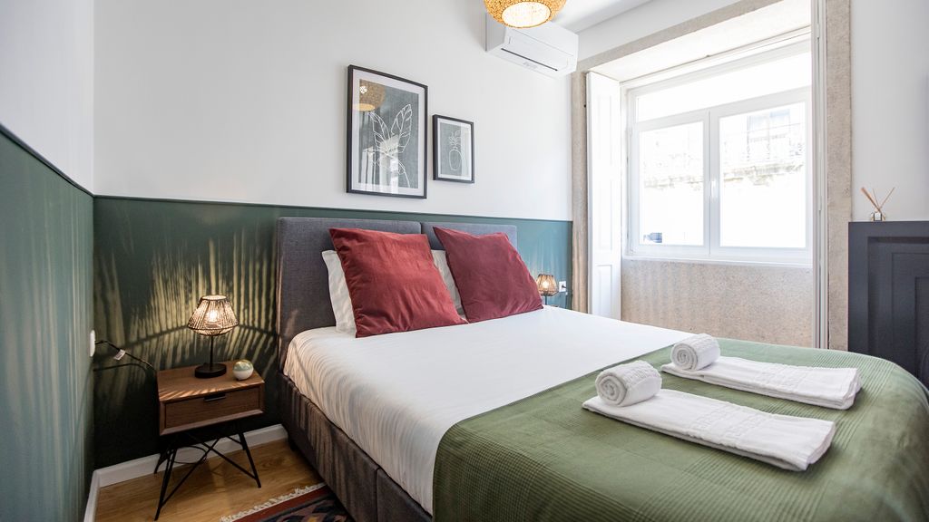 Mouzinho Studio w/ AC in City Center by LovelyStay