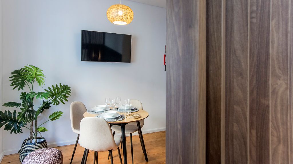 Mouzinho Studio w/ AC in City Center by LovelyStay