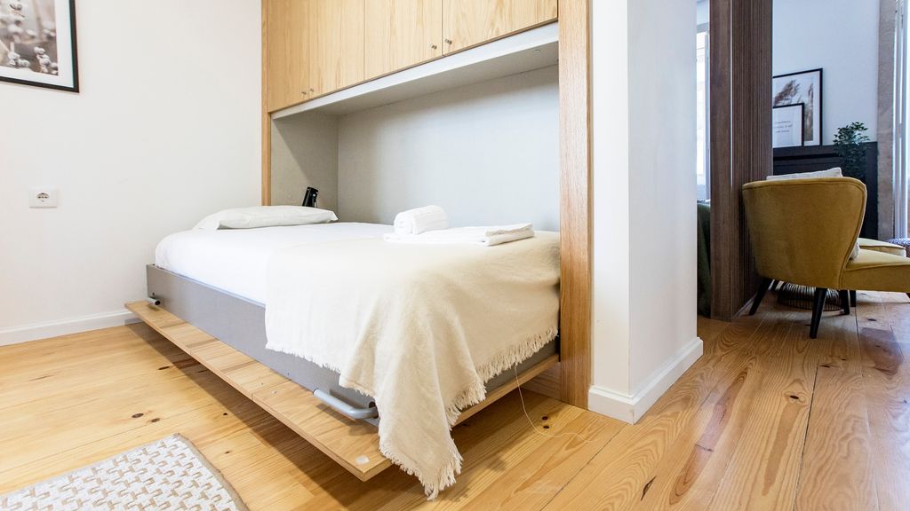 Mouzinho Studio w/ AC in City Center by LovelyStay