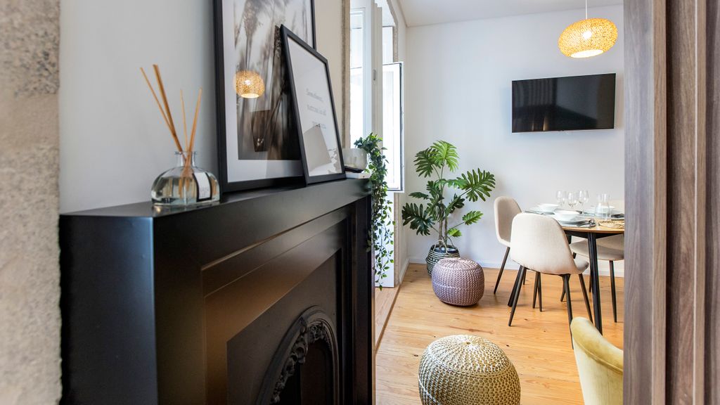 Mouzinho Studio w/ AC in City Center by LovelyStay