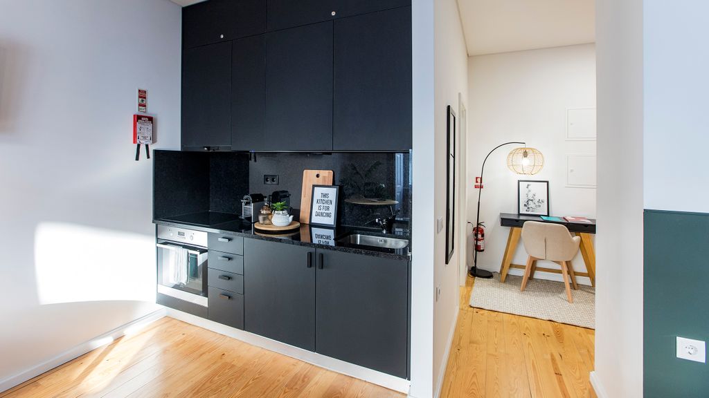 Mouzinho Studio w/ AC in City Center by LovelyStay