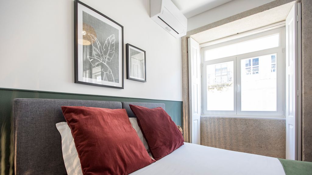 Mouzinho Studio w/ AC in City Center by LovelyStay