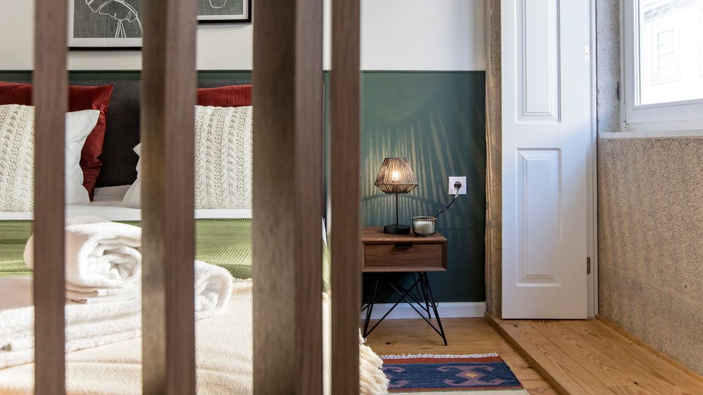 Mouzinho Studio w/ AC in City Center by LovelyStay