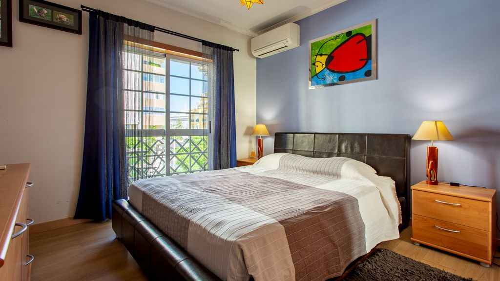 Casa das Lontras by LovelyStay