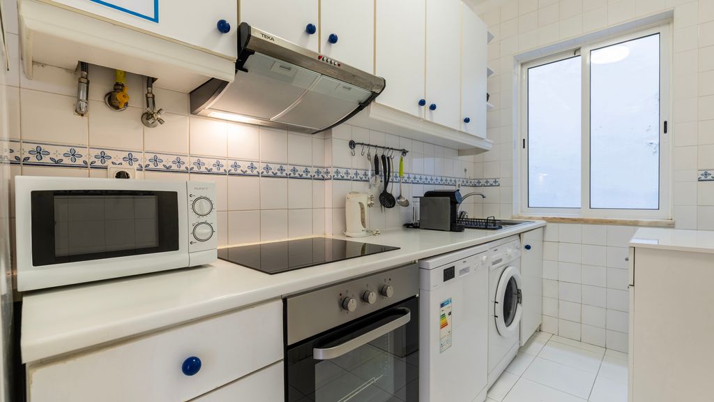 2BDR Apt with Full Kitchen on Avenida da Liberdade