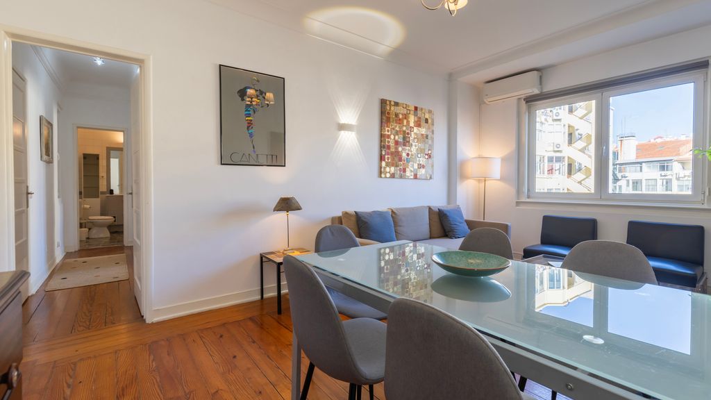 2BDR Apt with Full Kitchen on Avenida da Liberdade