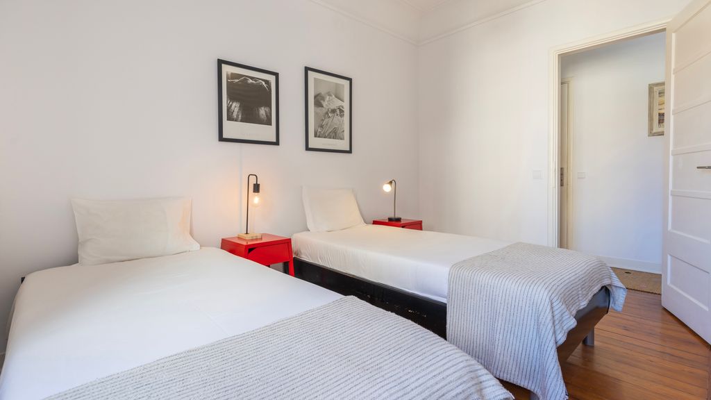 2BDR Apt with Full Kitchen on Avenida da Liberdade