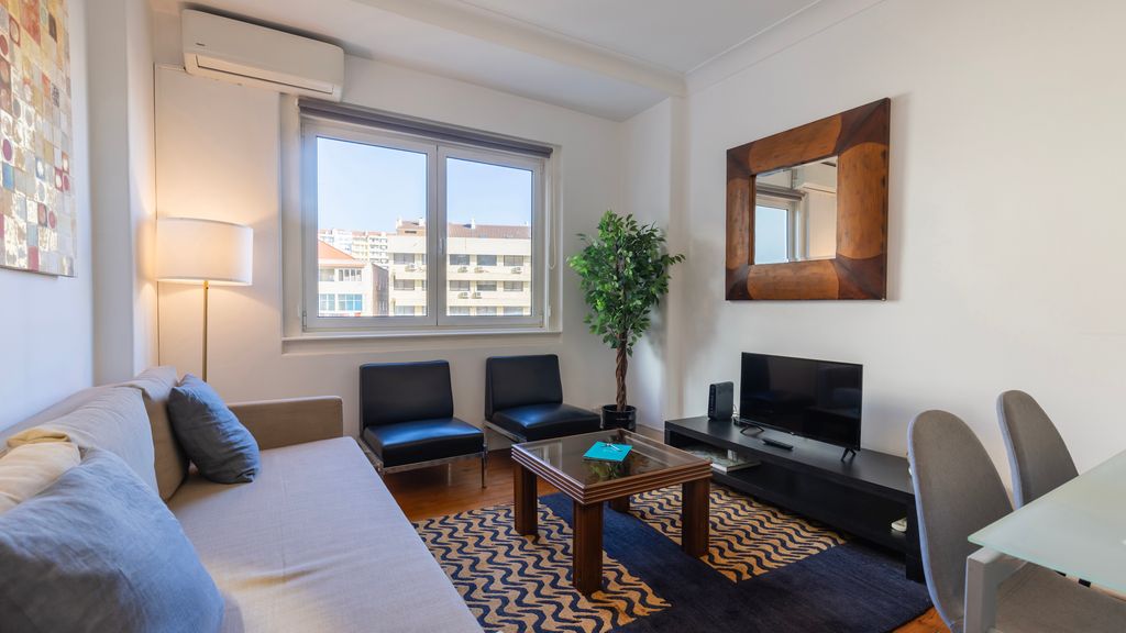 2BDR Apt with Full Kitchen on Avenida da Liberdade