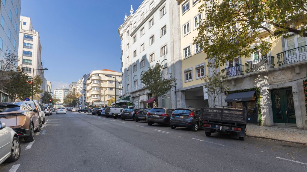 2BDR Apt with Full Kitchen on Avenida da Liberdade