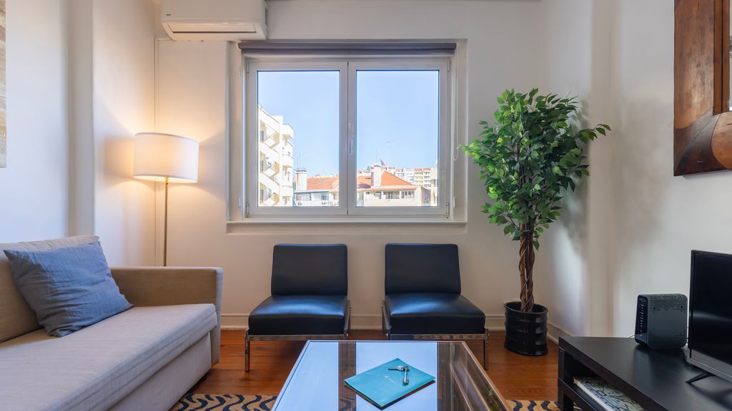 2BDR Apt with Full Kitchen on Avenida da Liberdade