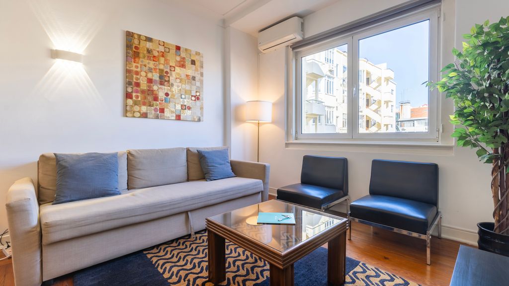 2BDR Apt with Full Kitchen on Avenida da Liberdade