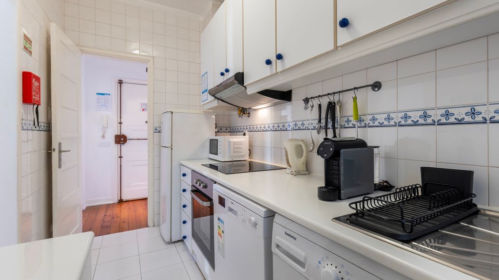 2BDR Apt with Full Kitchen on Avenida da Liberdade