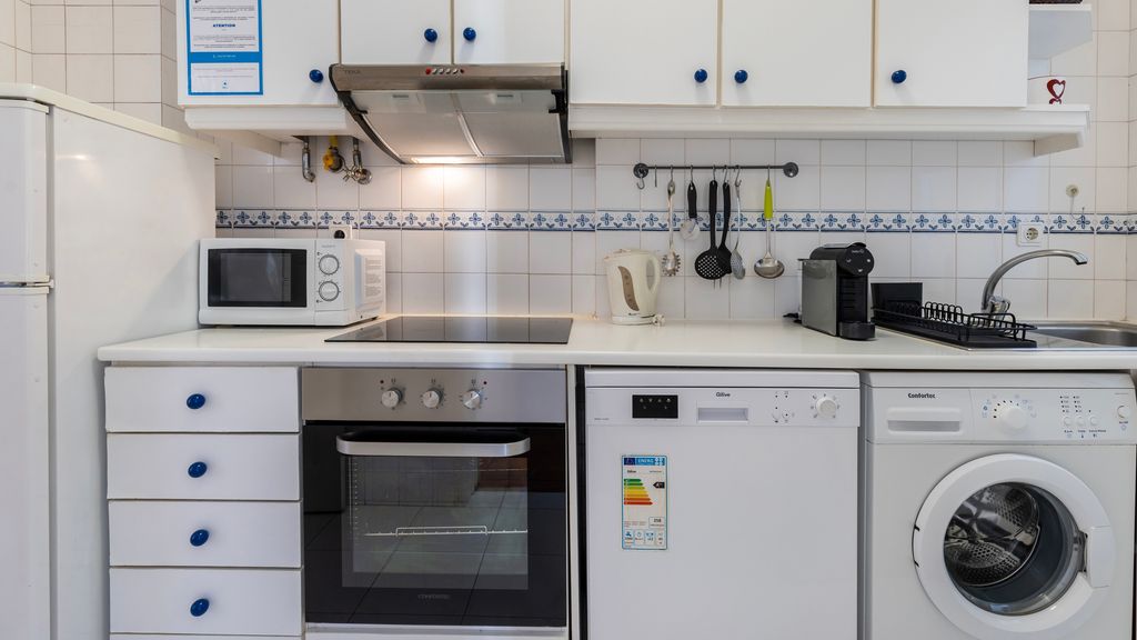 2BDR Apt with Full Kitchen on Avenida da Liberdade