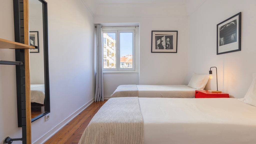 2BDR Apt with Full Kitchen on Avenida da Liberdade