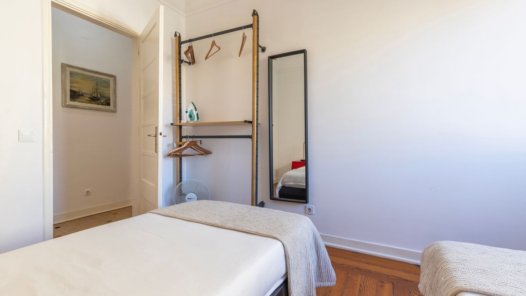 2BDR Apt with Full Kitchen on Avenida da Liberdade