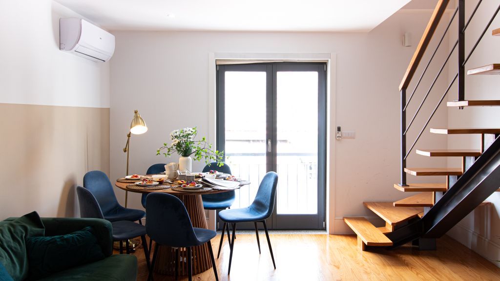 Bright 3BR Flat w/ AC in City Center by LovelyStay