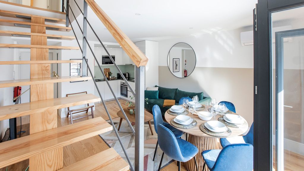 Bright 3BR Flat w/ AC in City Center by LovelyStay
