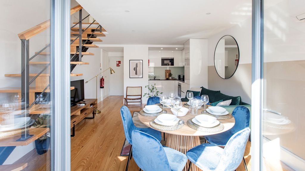 Bright 3BR Flat w/ AC in City Center by LovelyStay