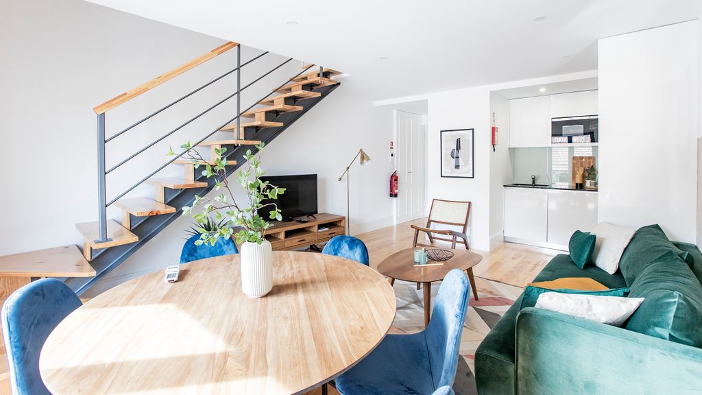 Bright 3BR Flat w/ AC in City Center by LovelyStay