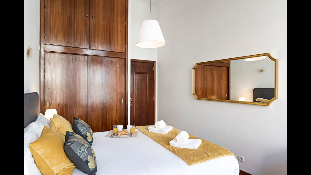 Wine Apartments I - Ribeira 1BR by LovelyStay