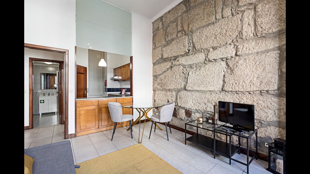 Wine Apartments I - Ribeira 1BR by LovelyStay