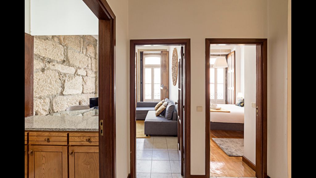 Wine Apartments I - Ribeira 1BR by LovelyStay