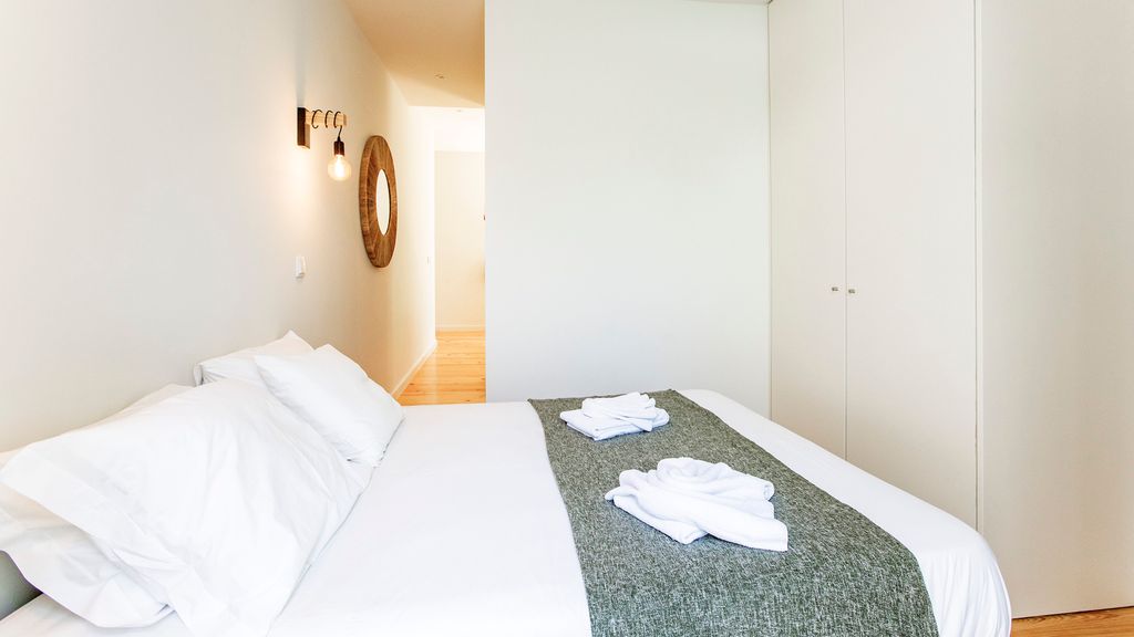 Central Studio w/ Pool & Patio by LovelyStay