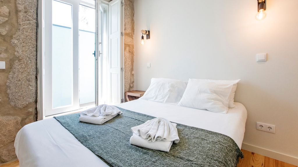 Central Studio w/ Pool & Patio by LovelyStay