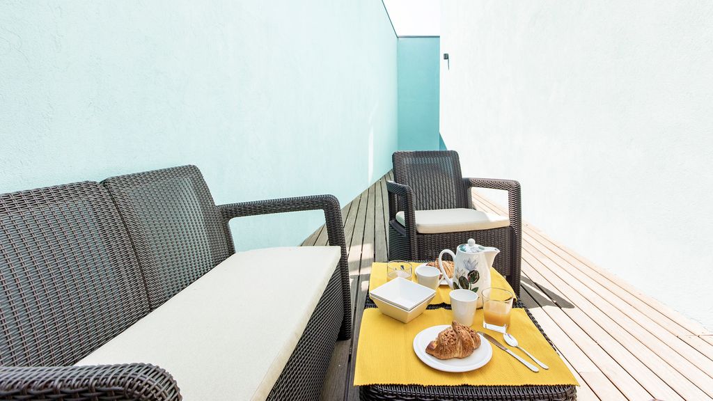 Central Studio w/ Pool & Patio by LovelyStay