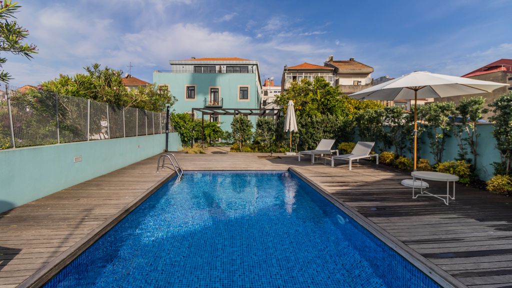 Central Studio w/ Pool & Patio by LovelyStay