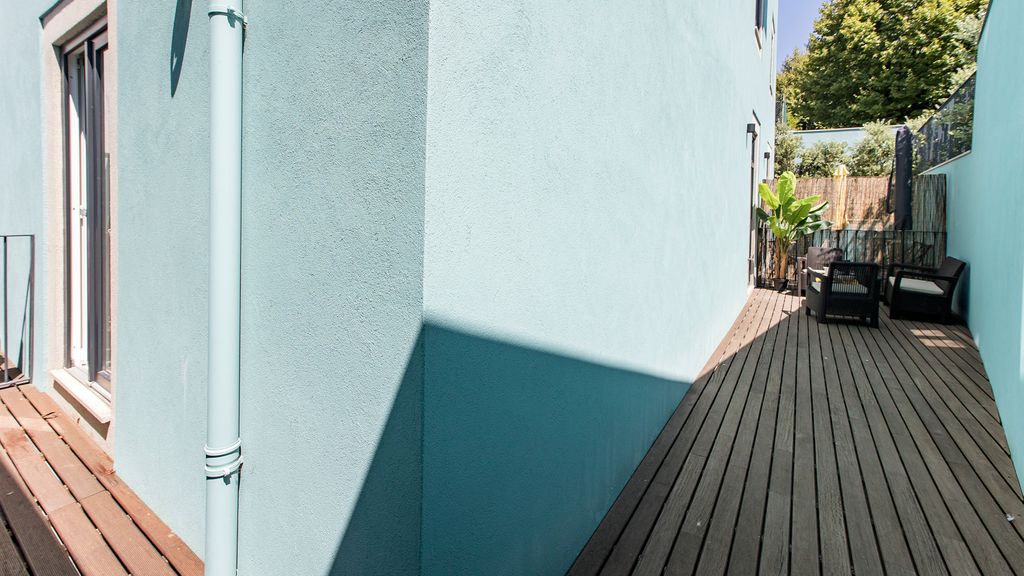 Central Studio w/ Pool & Patio by LovelyStay