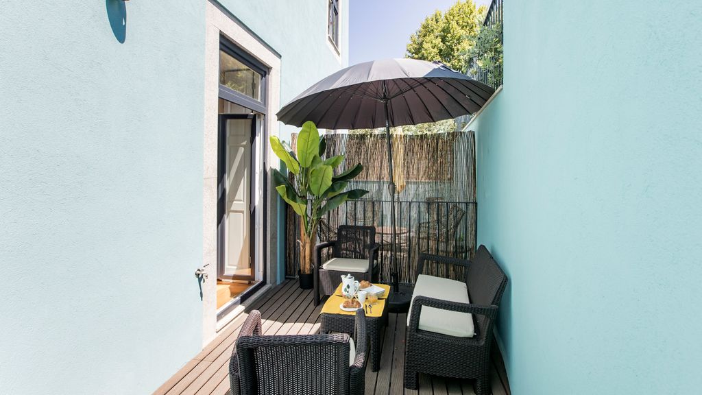 Central Studio w/ Pool & Patio by LovelyStay