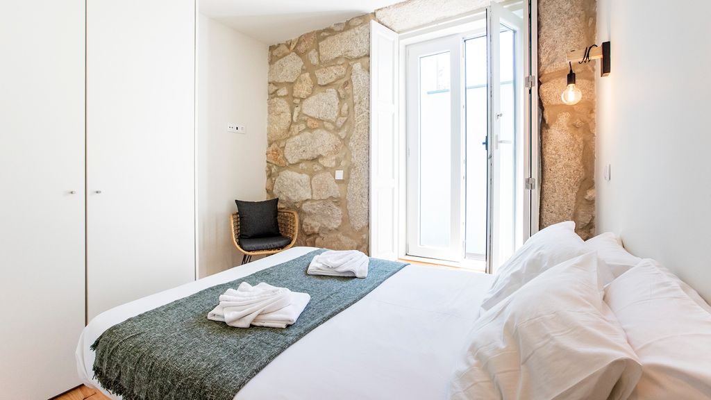 Central Studio w/ Pool & Patio by LovelyStay