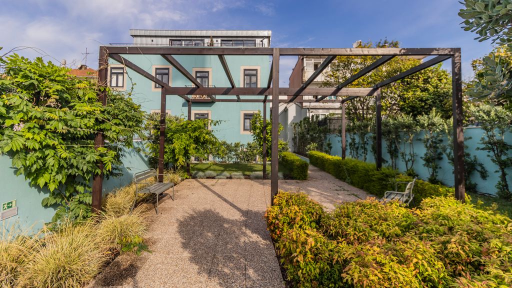 Central Studio w/ Pool & Patio by LovelyStay
