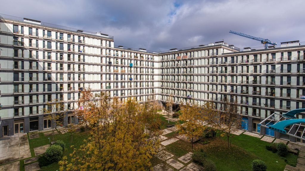 1BDR Flat w/ Balcony & Parking by LovelyStay