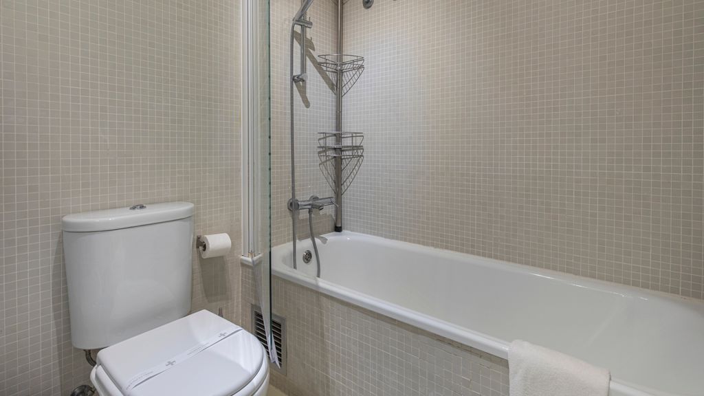 1BDR Flat w/ Balcony & Parking by LovelyStay
