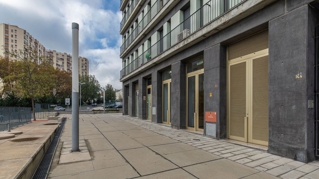 1BDR Flat w/ Balcony & Parking by LovelyStay