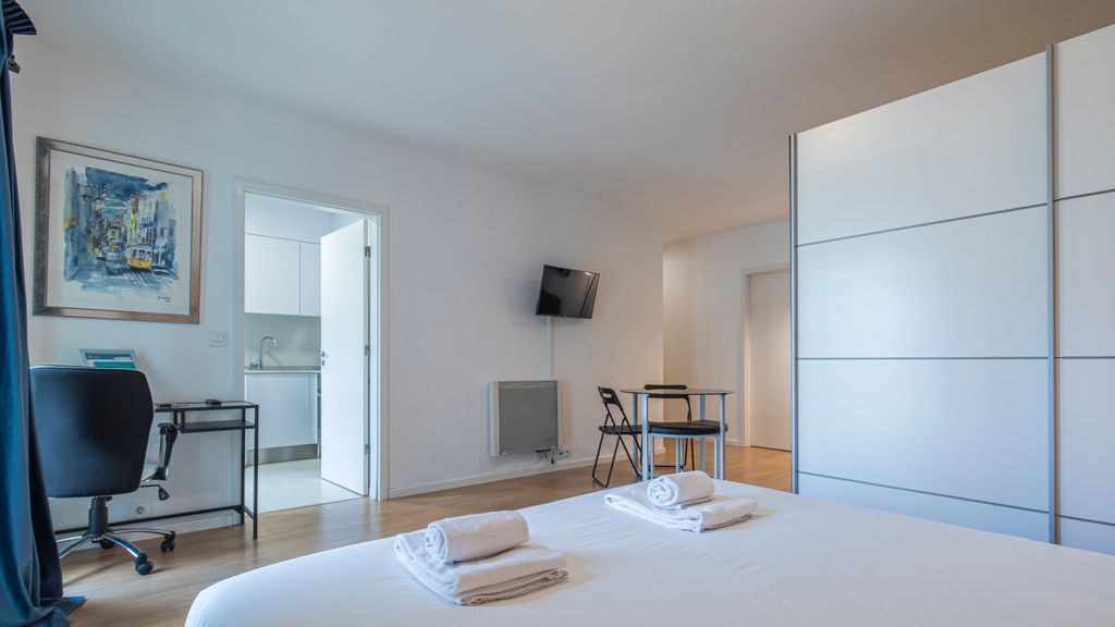 1BDR Flat w/ Balcony & Parking by LovelyStay