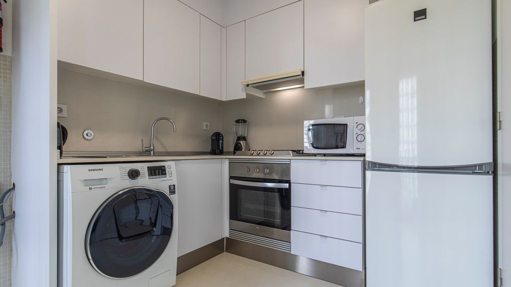 1BDR Flat w/ Balcony & Parking by LovelyStay