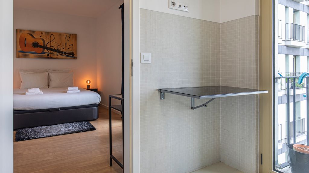 1BDR Flat w/ Balcony & Parking by LovelyStay