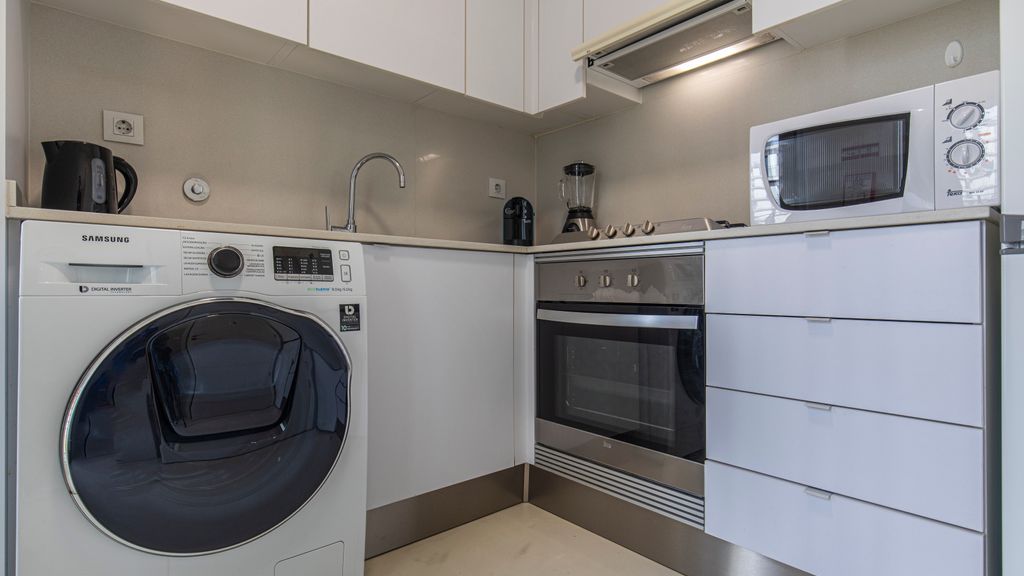 1BDR Flat w/ Balcony & Parking by LovelyStay