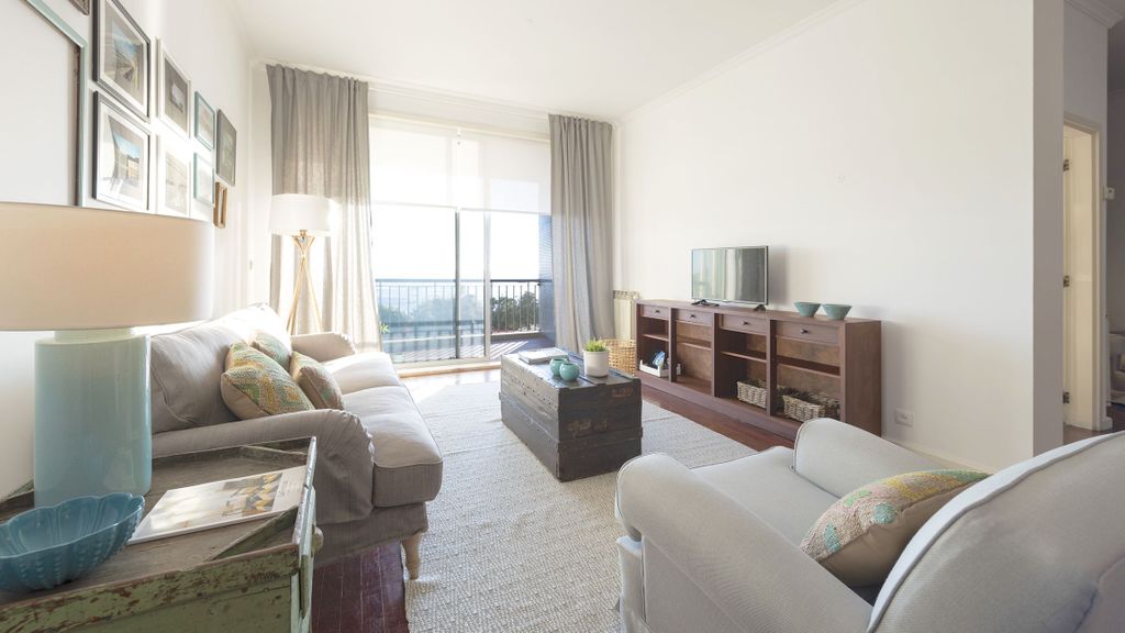 Porto Beach Apartment by LovelyStay