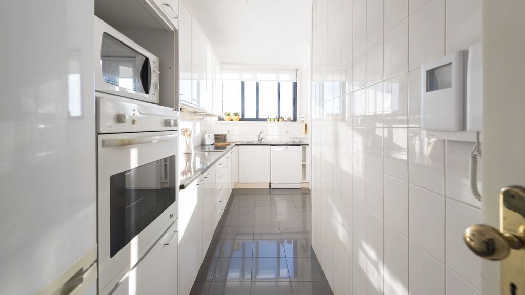 Porto Beach Apartment by LovelyStay