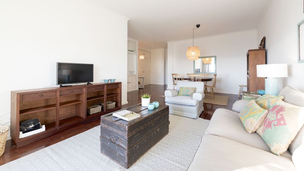 Porto Beach Apartment by LovelyStay